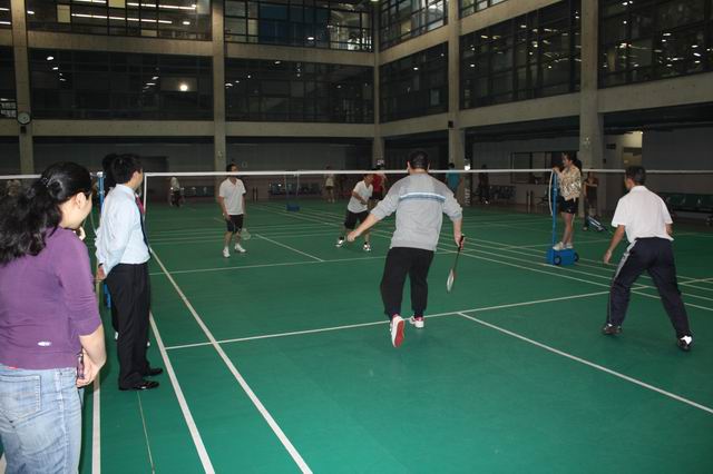 okpay钱包集团举行第一届羽毛球比赛